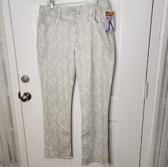 NWT Lee Slender Secret Mid Rise Straight Leg Snakeskin Pattern Size 18 Plus - Picture 1 of 5